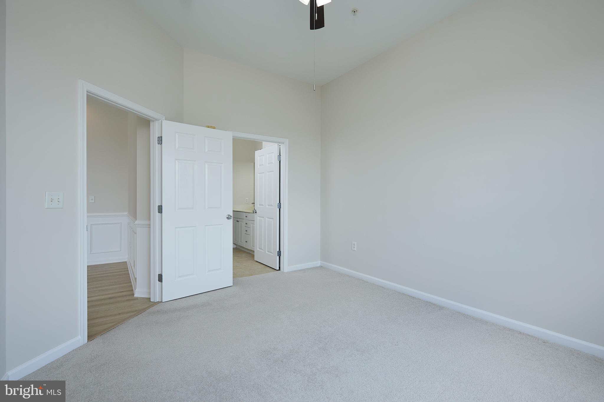 THE COLONNADE AT KENTLANDS - Residential