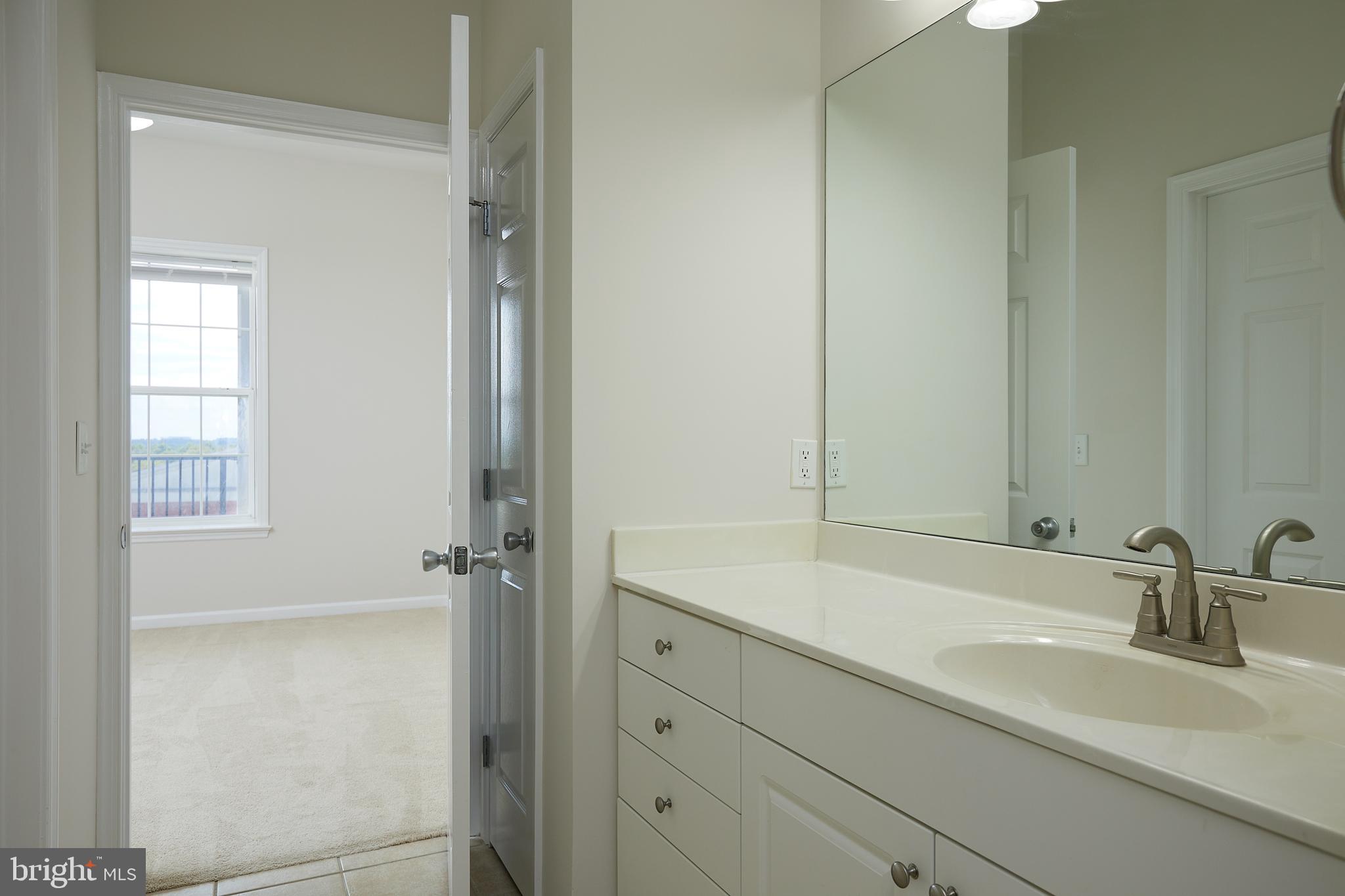 THE COLONNADE AT KENTLANDS - Residential