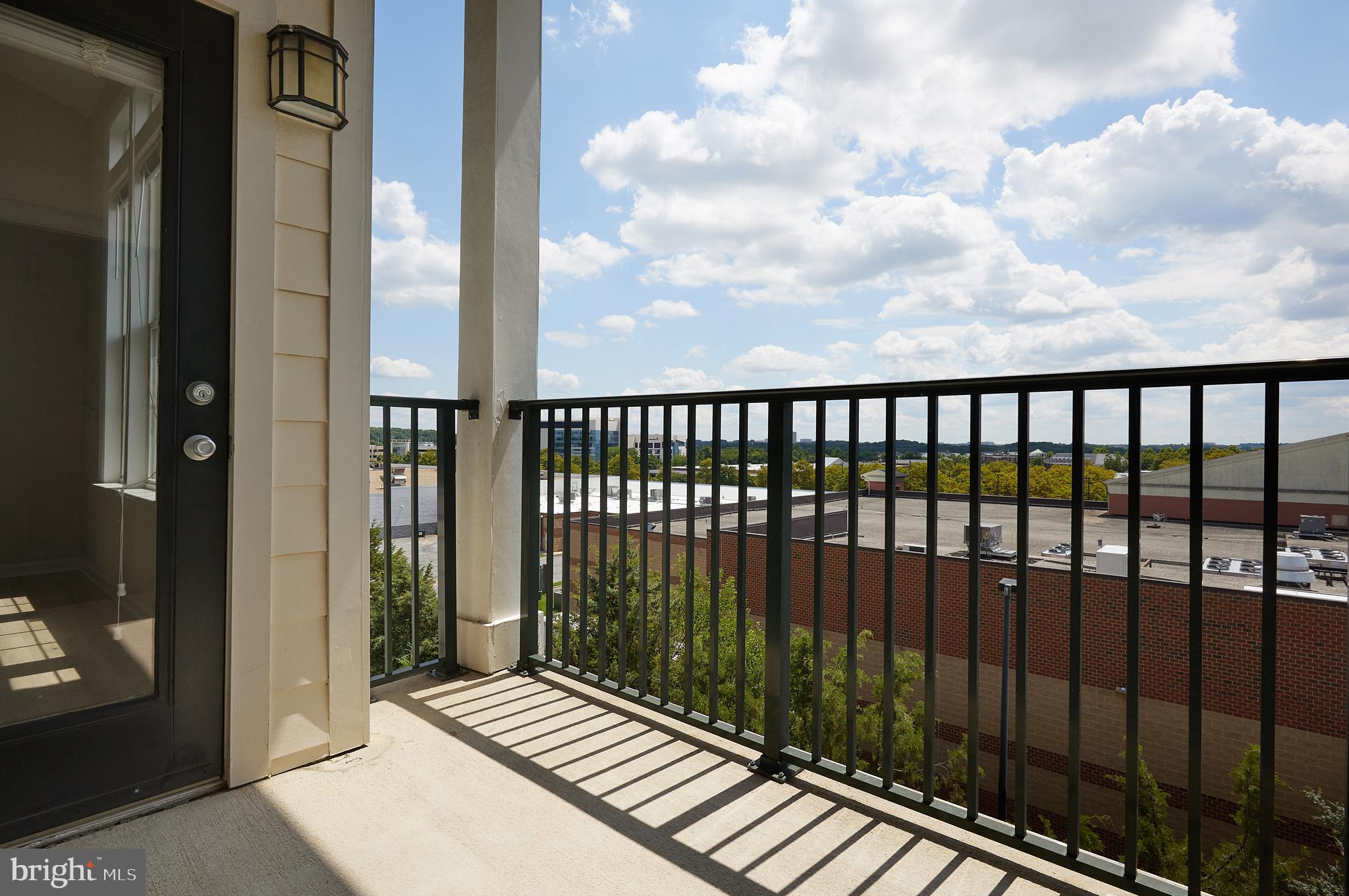 THE COLONNADE AT KENTLANDS - Residential