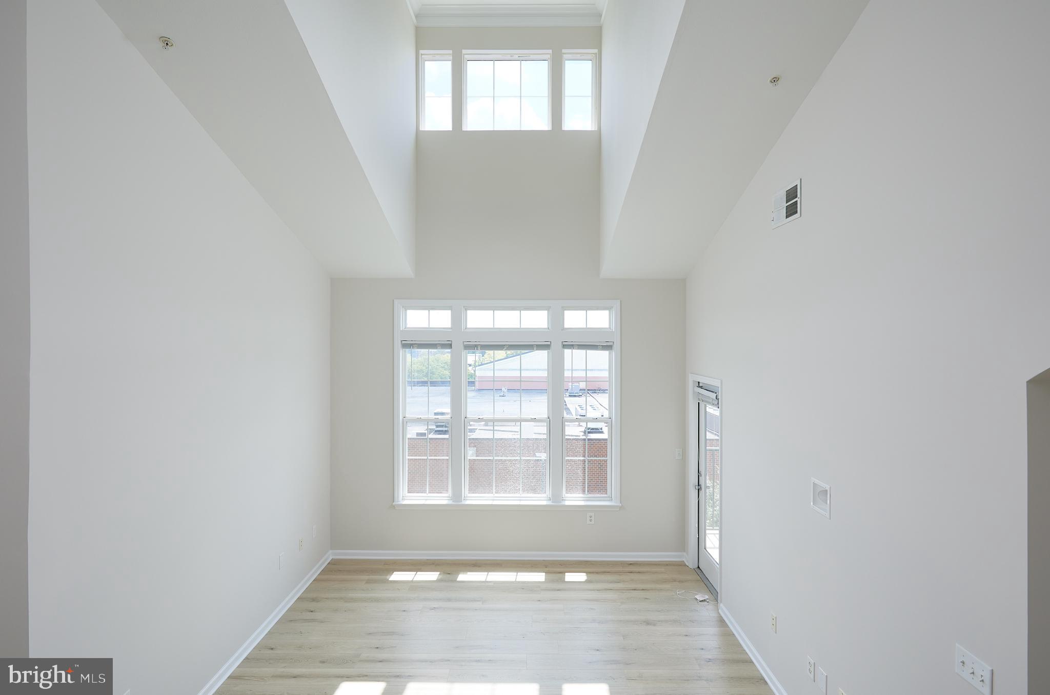 THE COLONNADE AT KENTLANDS - Residential