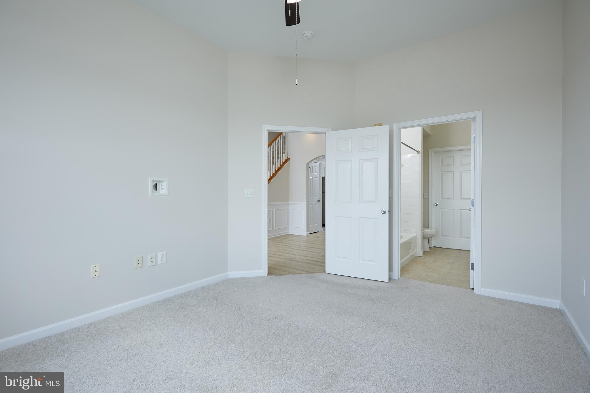 THE COLONNADE AT KENTLANDS - Residential