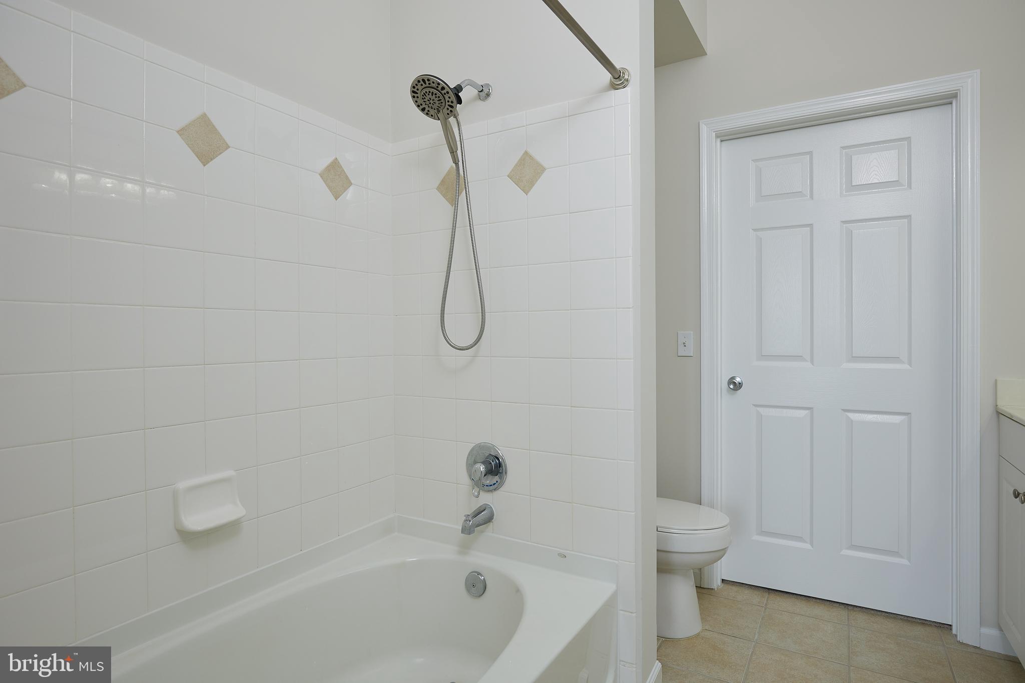 THE COLONNADE AT KENTLANDS - Residential