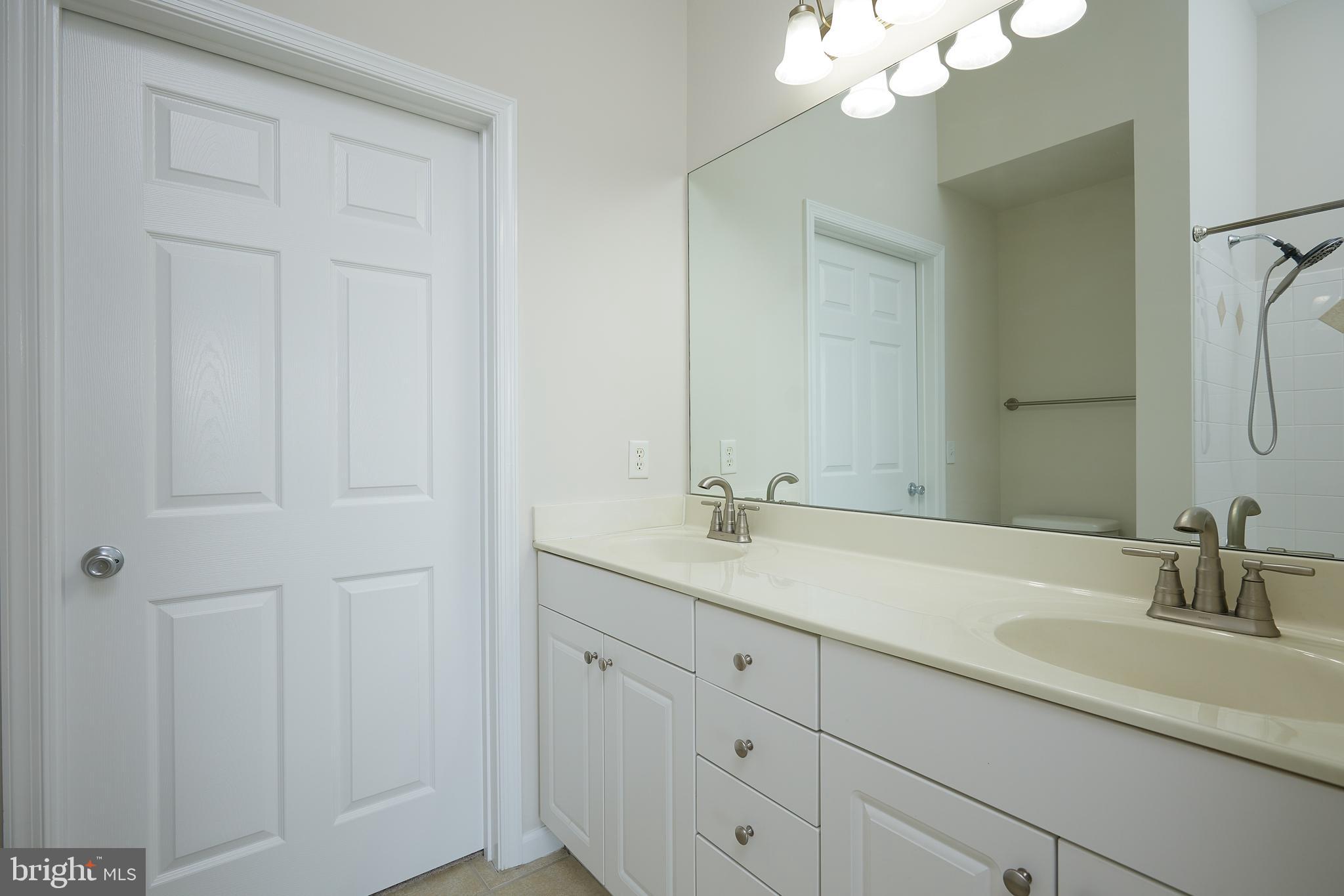 THE COLONNADE AT KENTLANDS - Residential