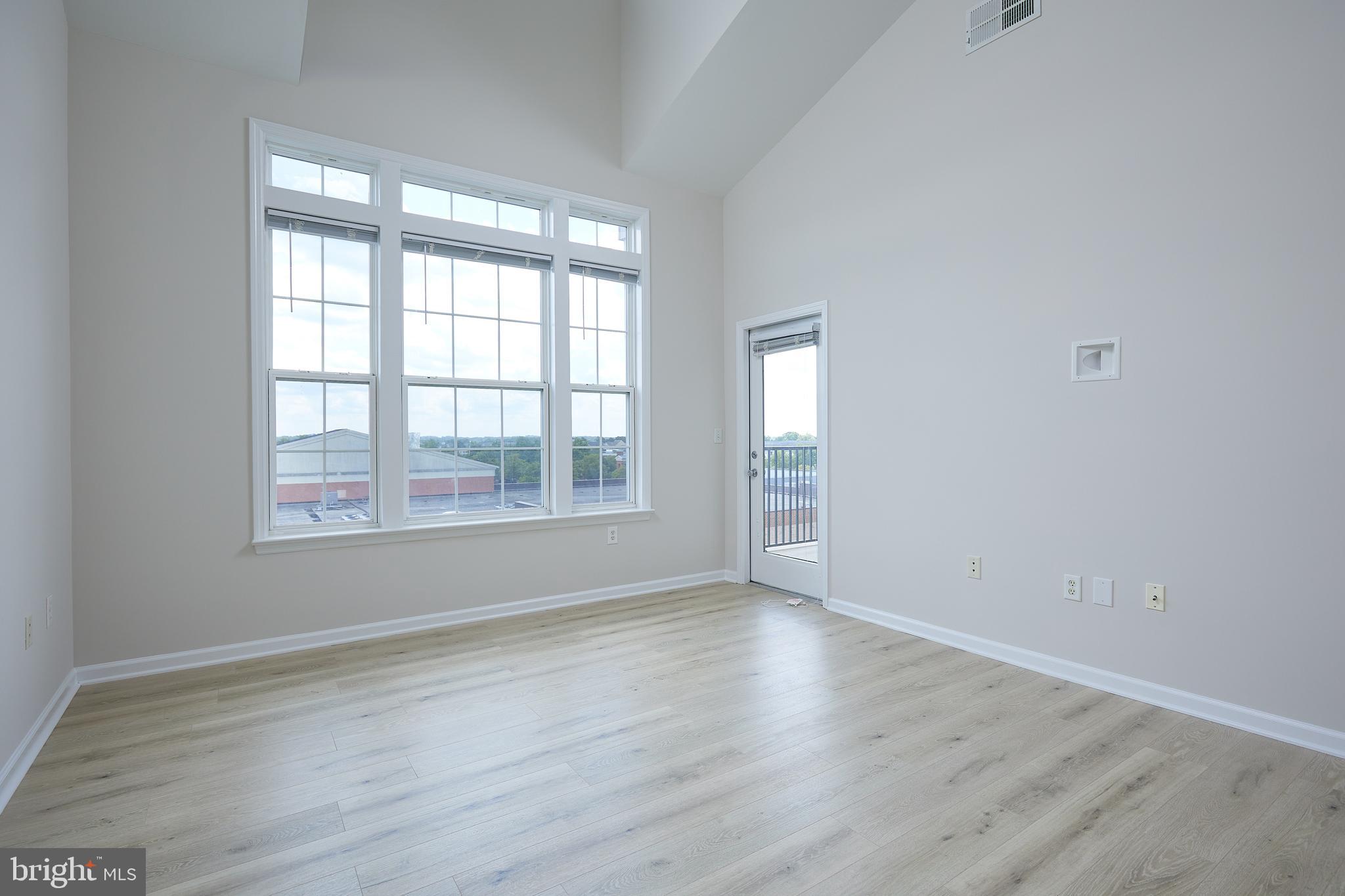 THE COLONNADE AT KENTLANDS - Residential