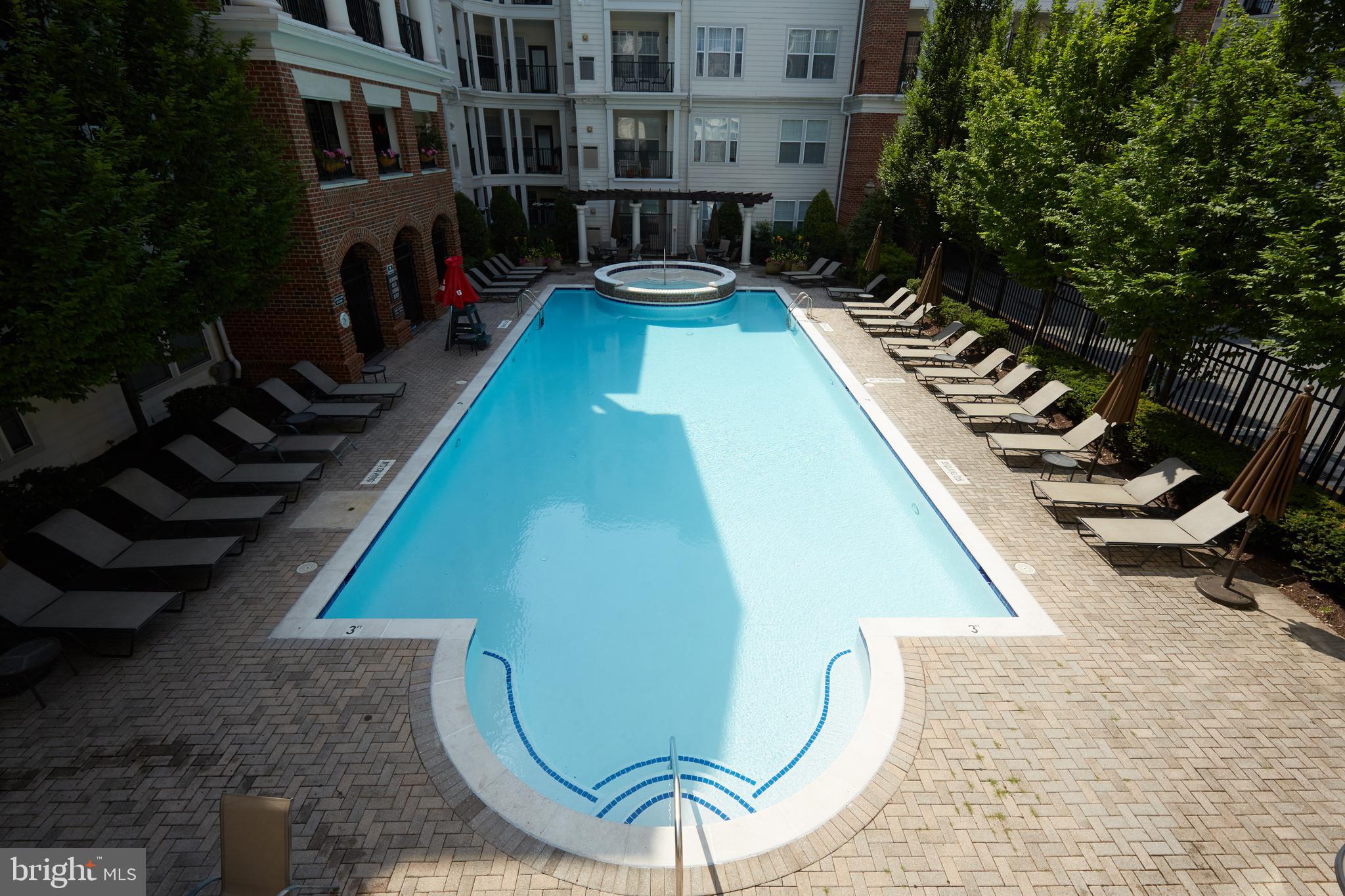 THE COLONNADE AT KENTLANDS - Residential