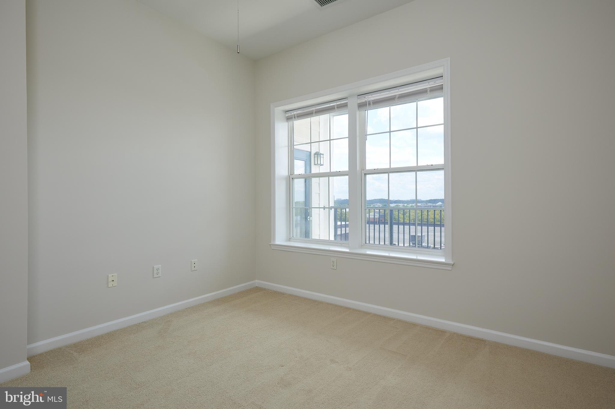 THE COLONNADE AT KENTLANDS - Residential