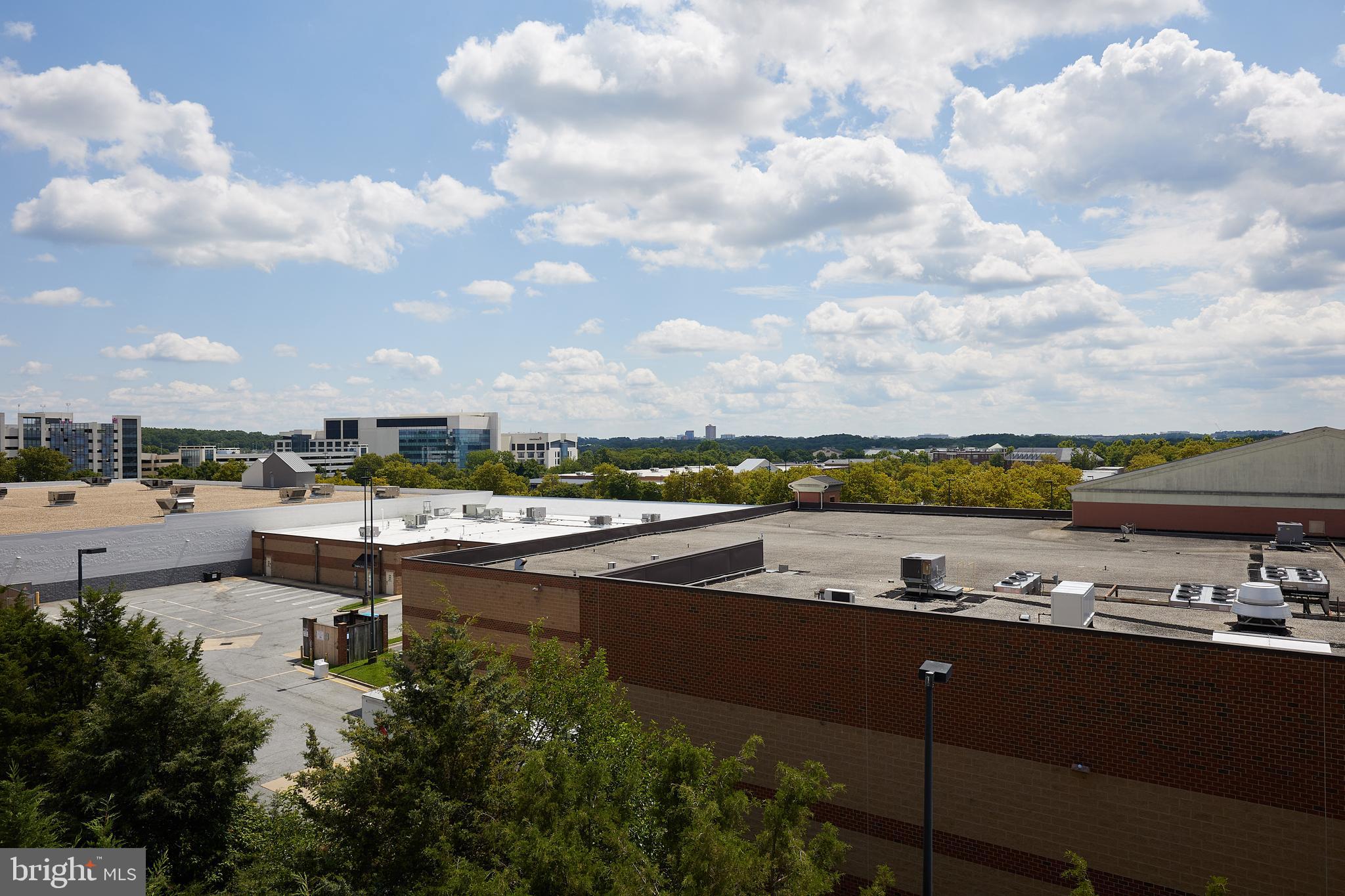 THE COLONNADE AT KENTLANDS - Residential