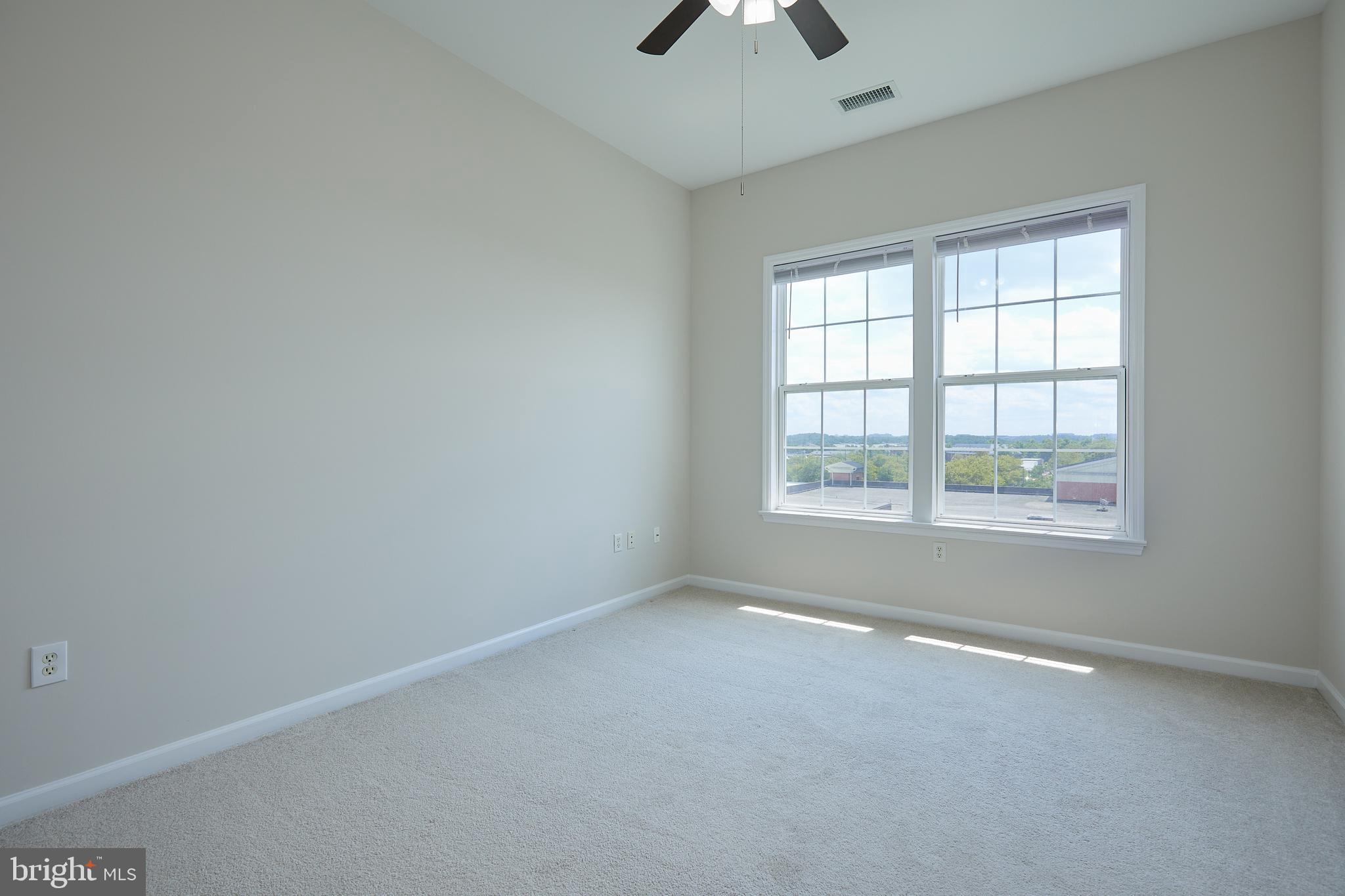 THE COLONNADE AT KENTLANDS - Residential