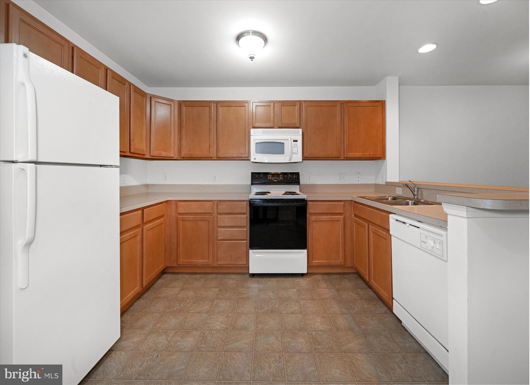 CONGRESSIONAL VILLAG - Residential