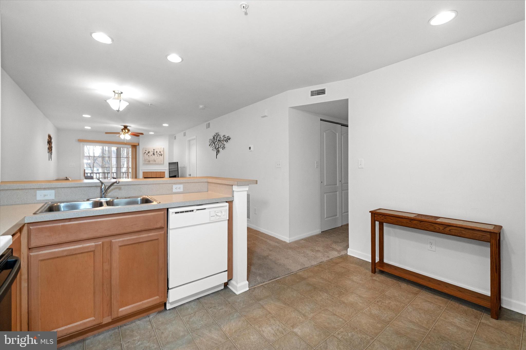 CONGRESSIONAL VILLAG - Residential