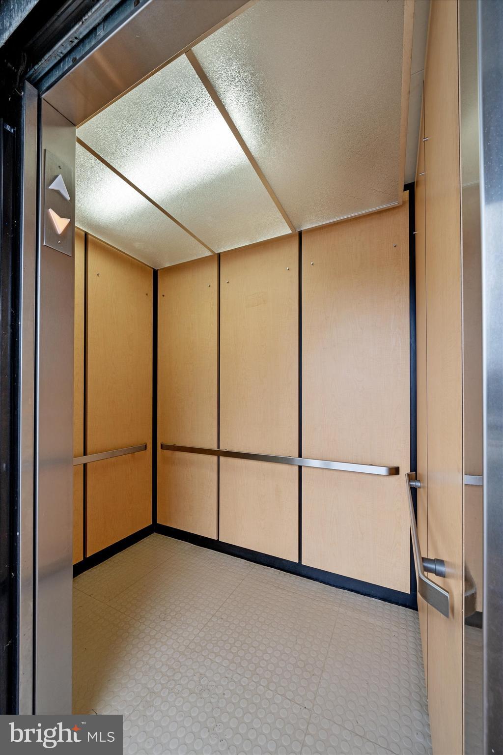 CONGRESSIONAL VILLAG - Residential