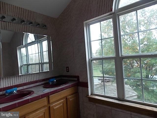 HICKORY OVERLOOK - Residential