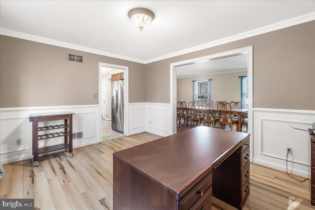 VILLAGE GATE - Residential