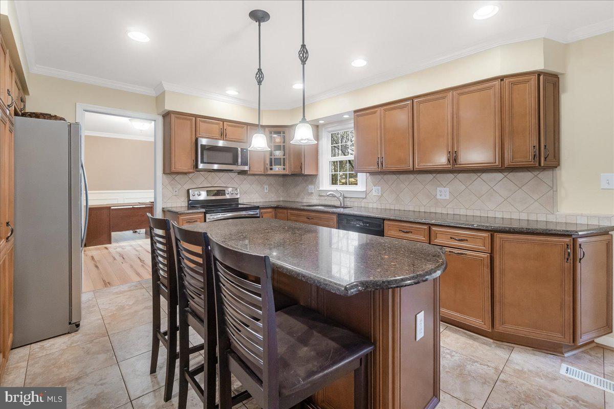 VILLAGE GATE - Residential