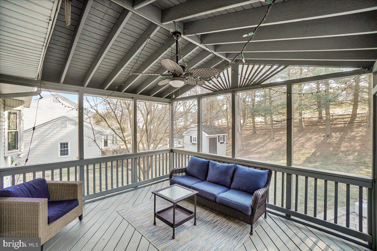 VILLAGE GATE - Residential