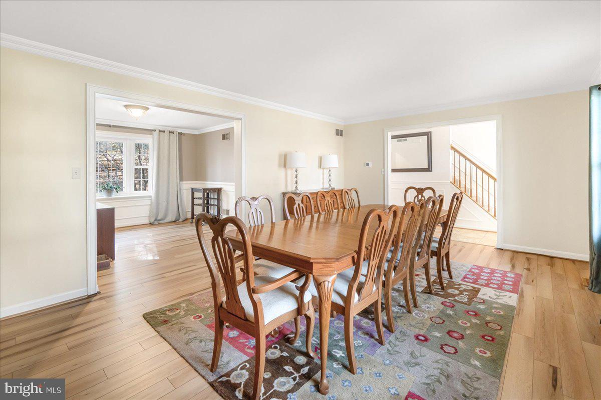 VILLAGE GATE - Residential