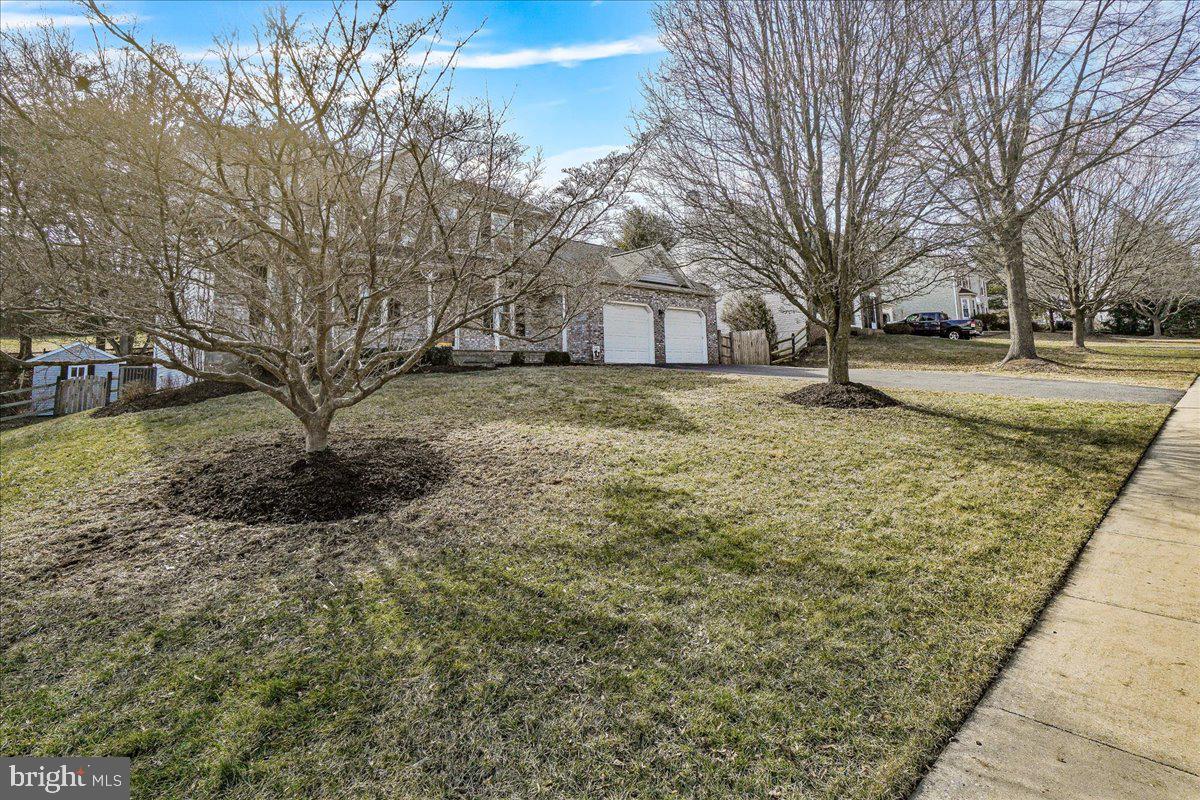 VILLAGE GATE - Residential