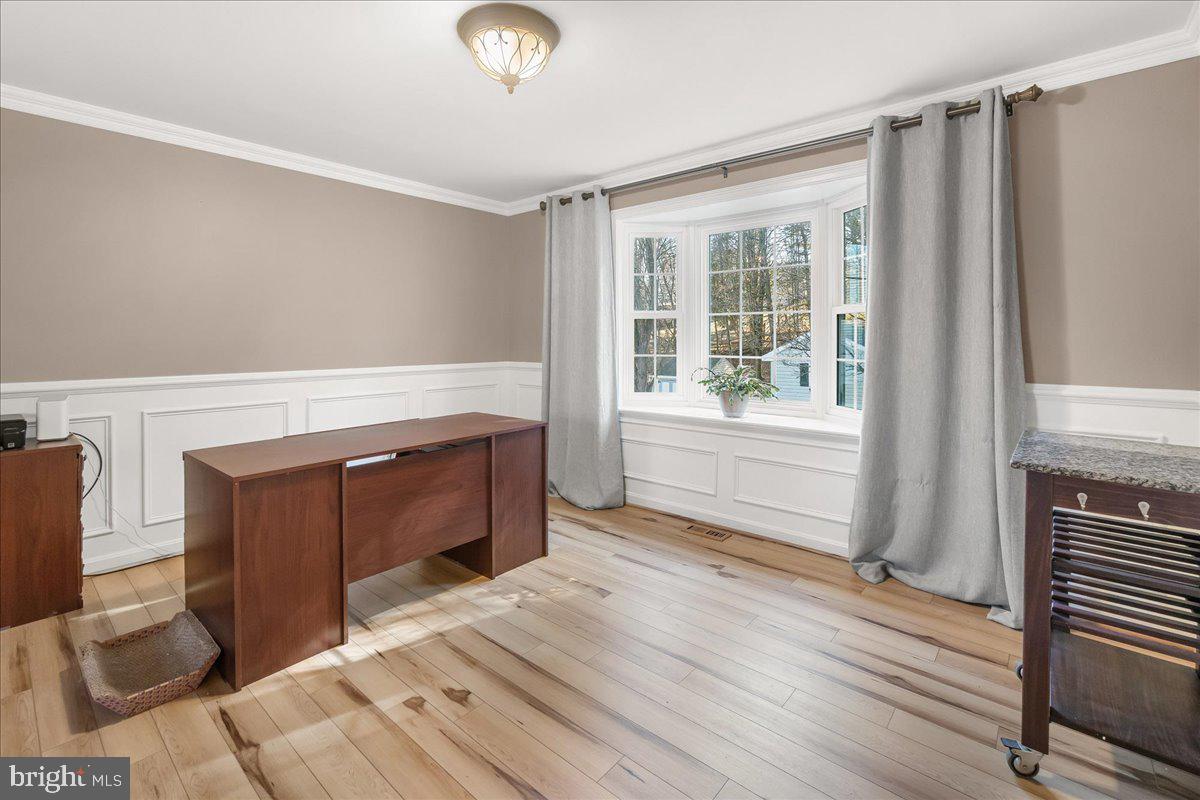 VILLAGE GATE - Residential