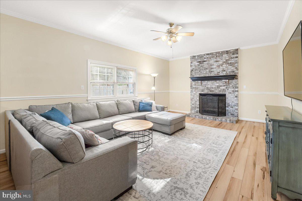 VILLAGE GATE - Residential