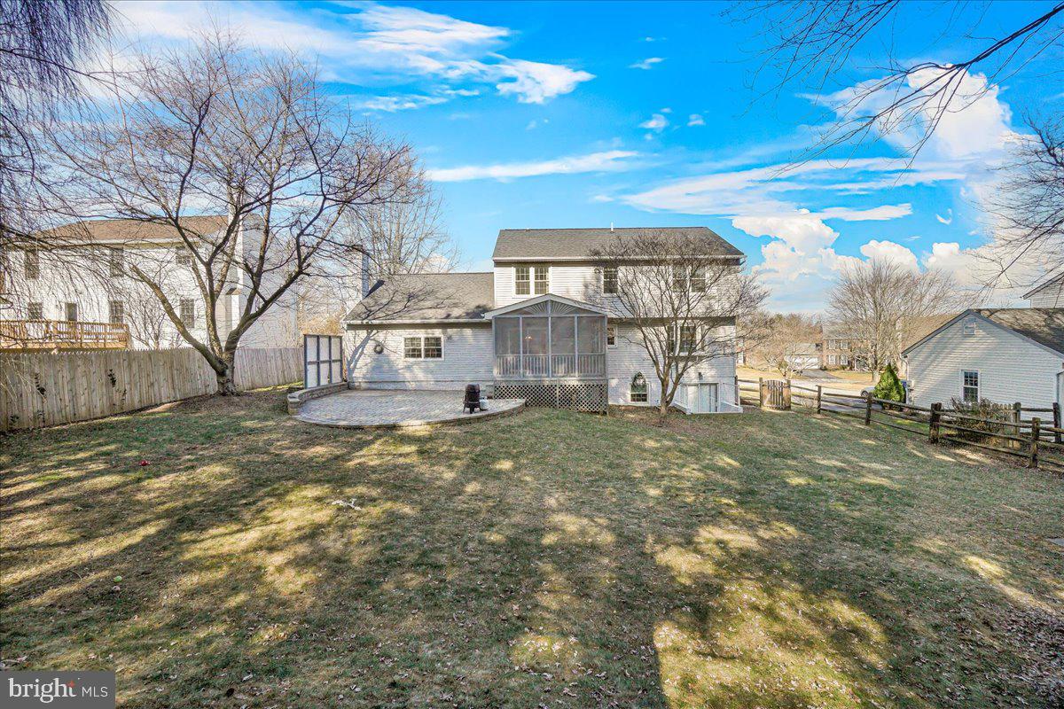 VILLAGE GATE - Residential