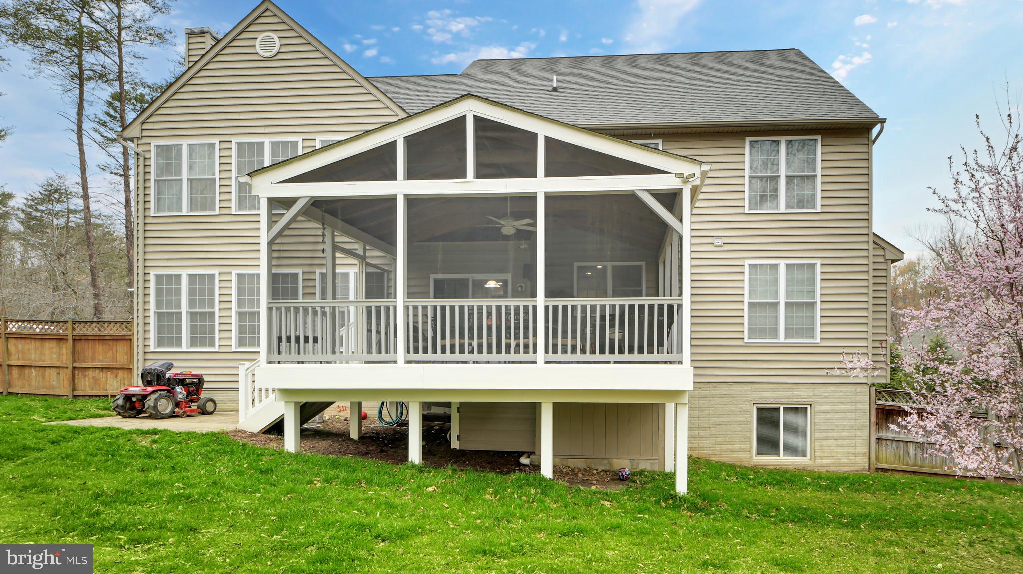 MOUNT TABOR GLEN - Residential