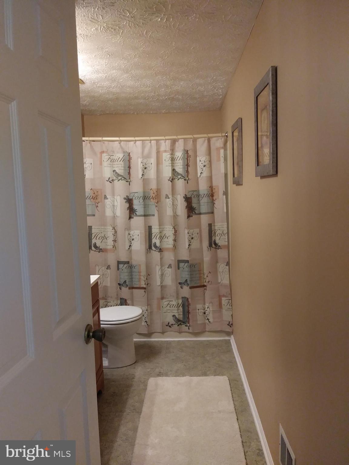 OAK POND TOWNHOU - Residential