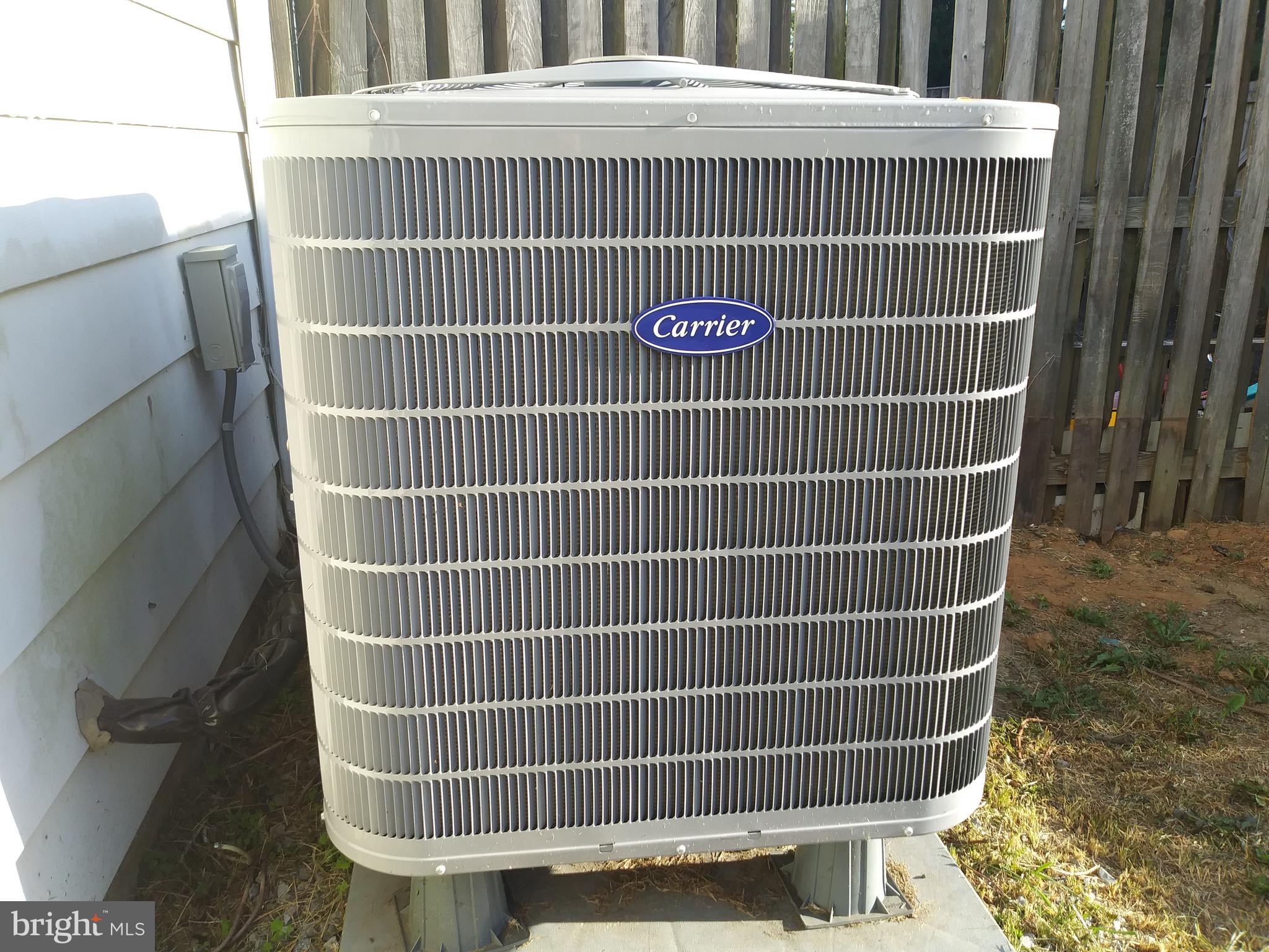 OAK POND TOWNHOU - Residential