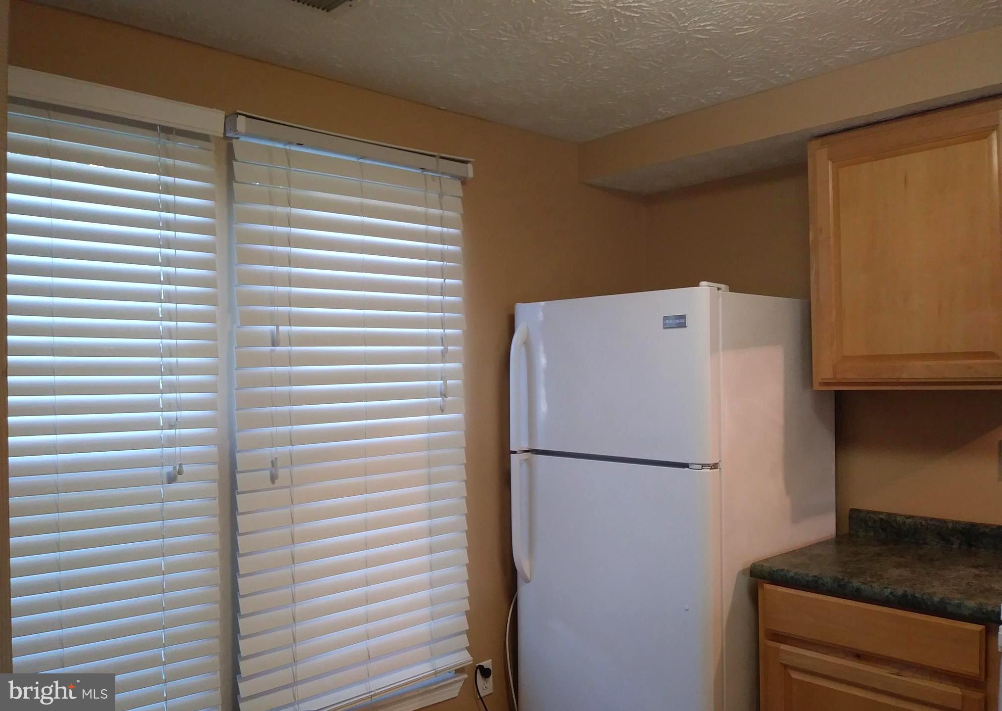 OAK POND TOWNHOU - Residential