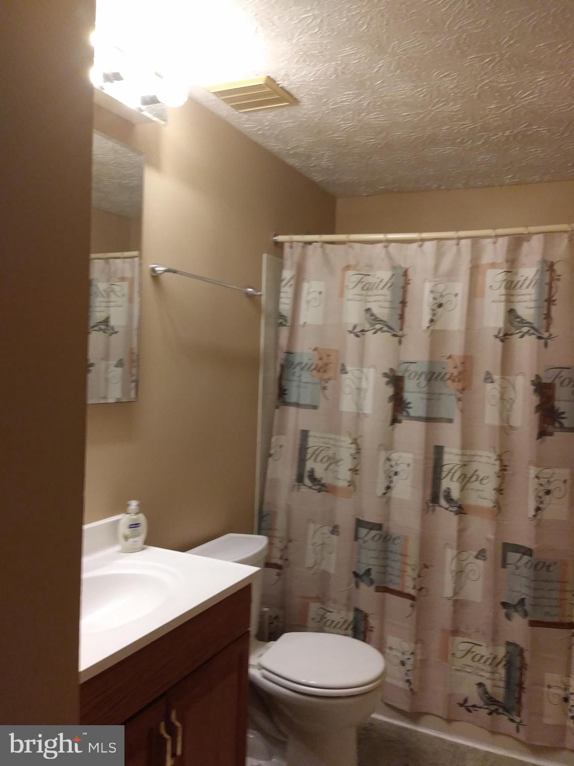 OAK POND TOWNHOU - Residential