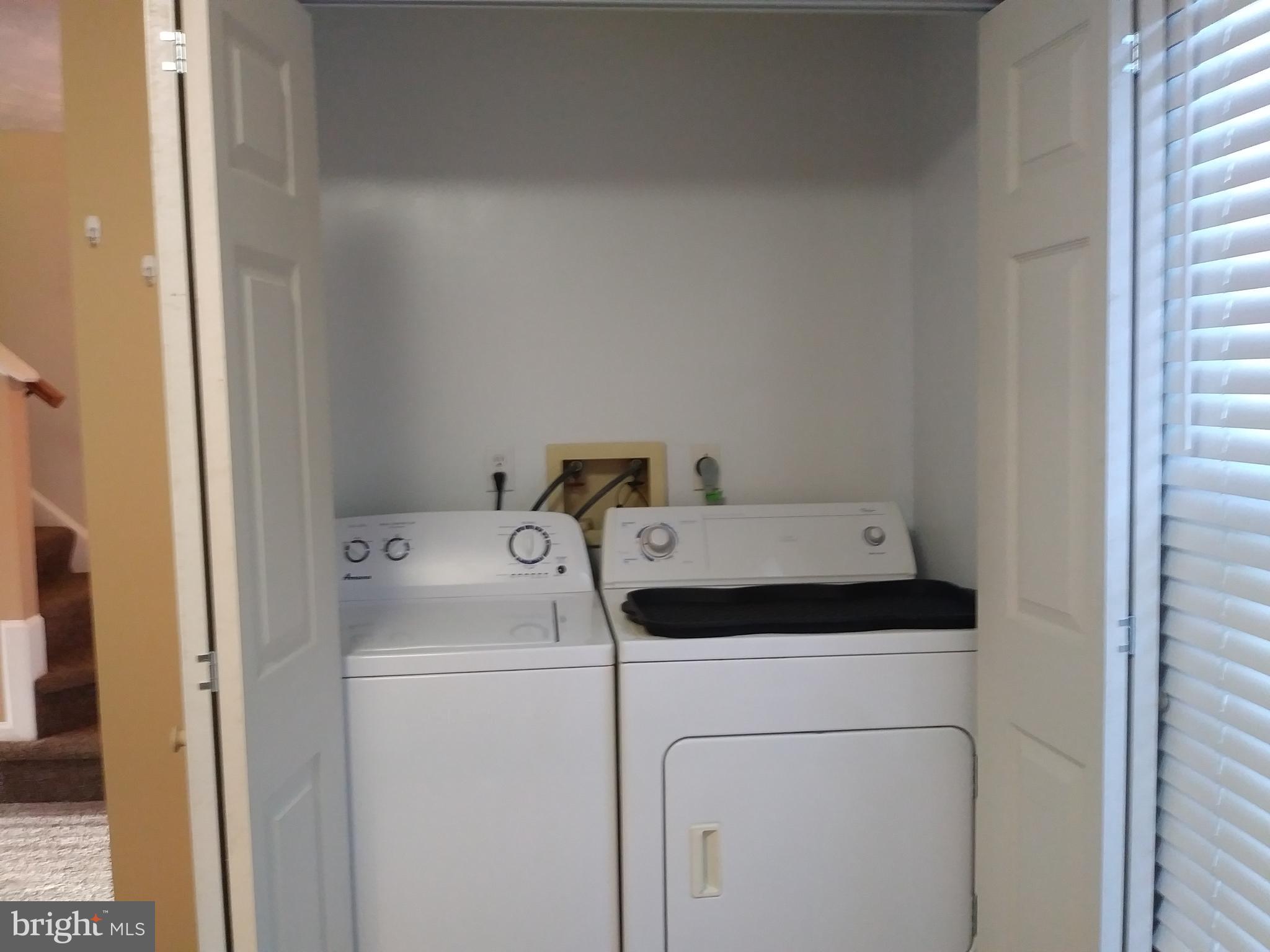 OAK POND TOWNHOU - Residential