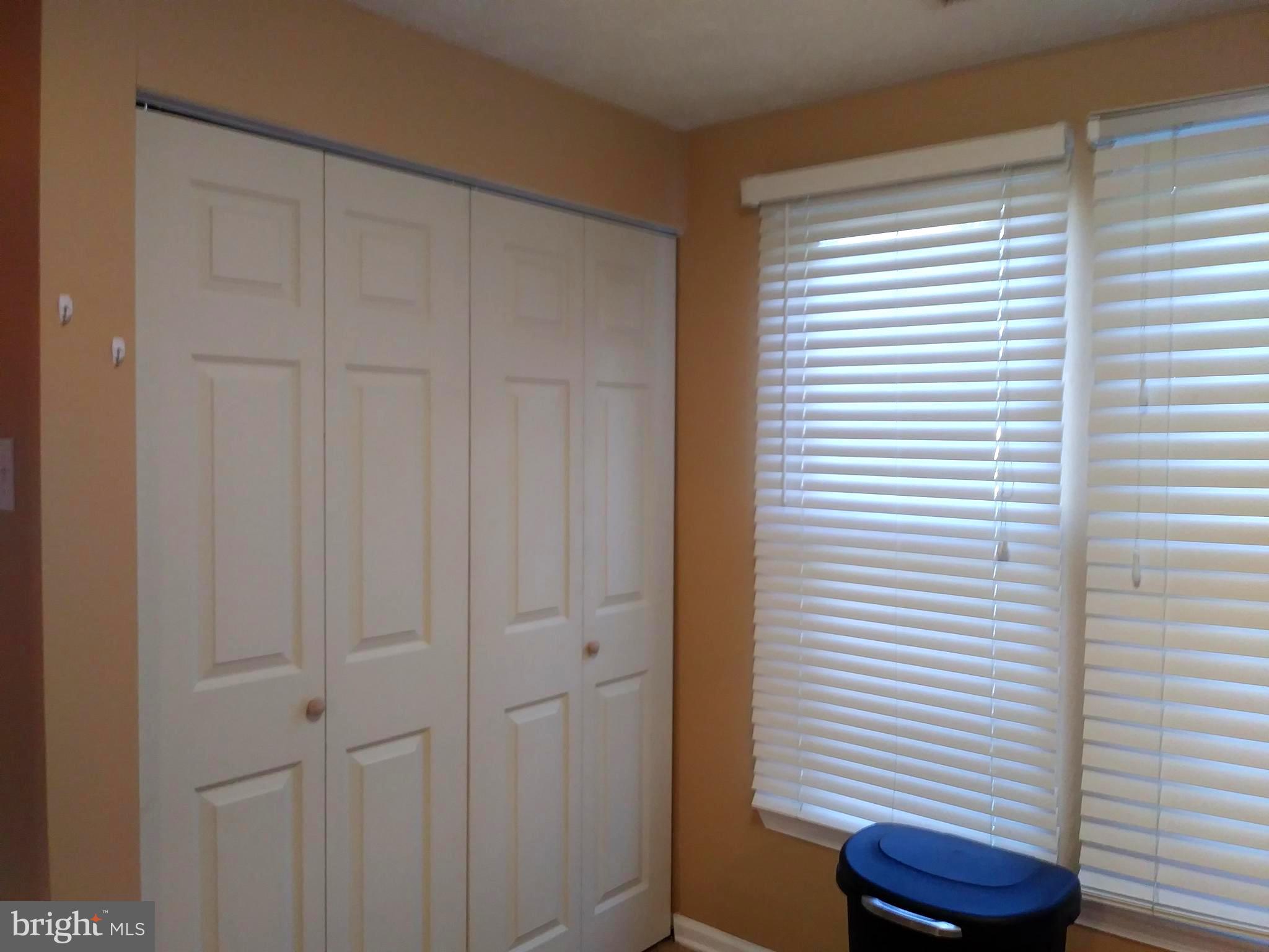 OAK POND TOWNHOU - Residential