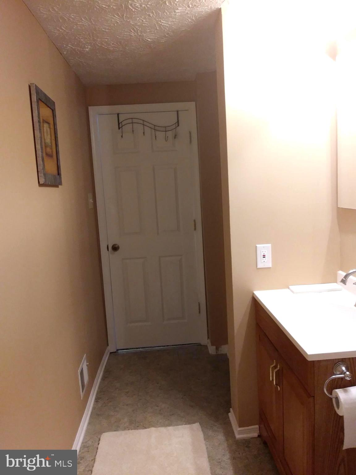 OAK POND TOWNHOU - Residential