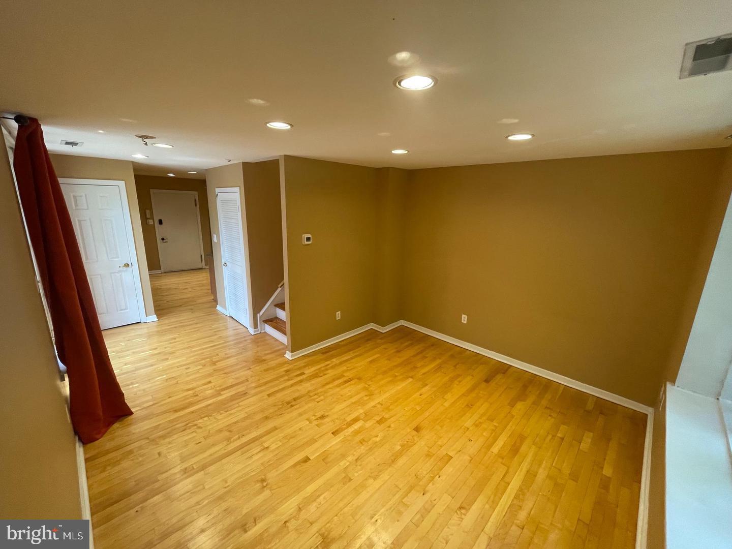 FAIRMOUNT - Residential Lease