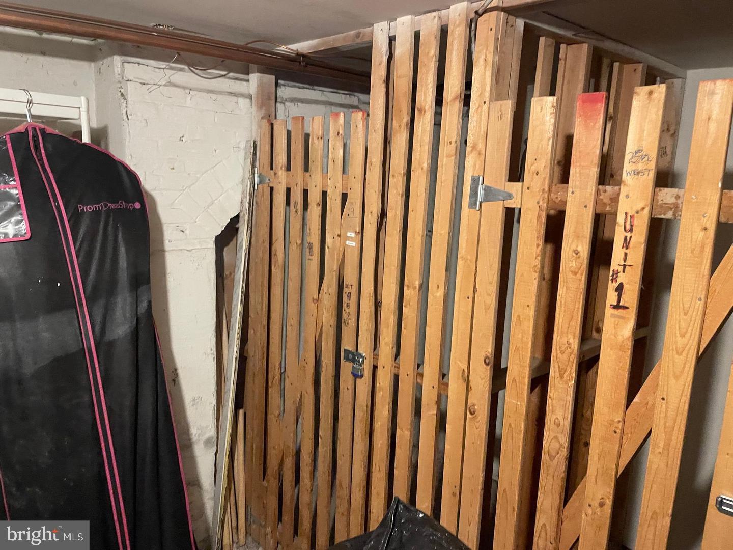 FAIRMOUNT - Residential Lease