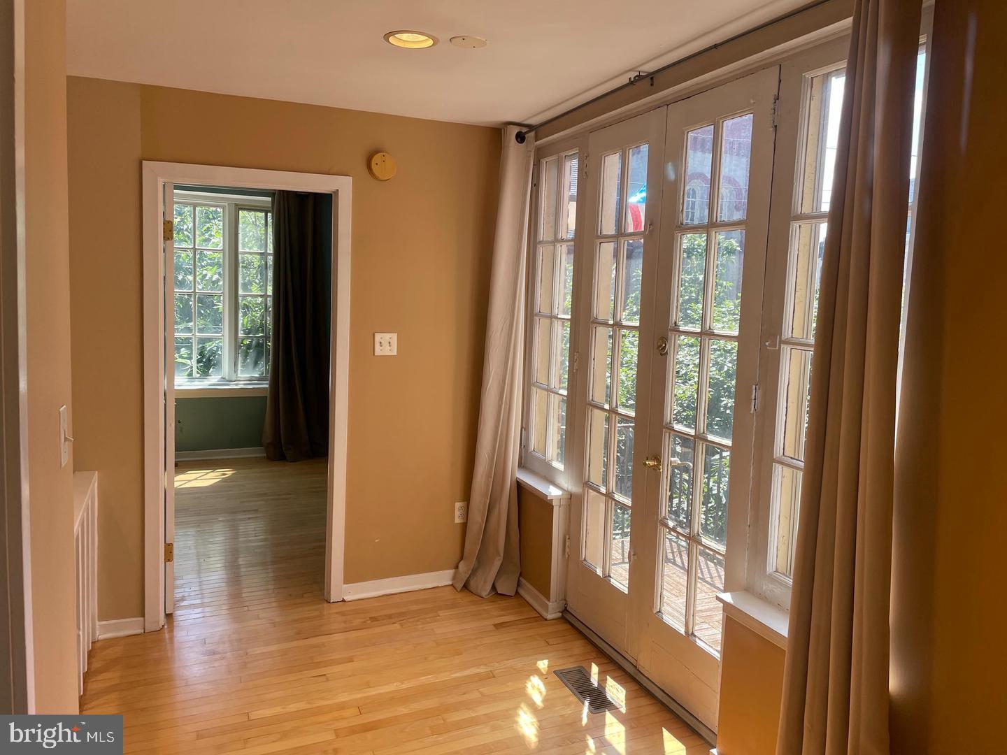 FAIRMOUNT - Residential Lease