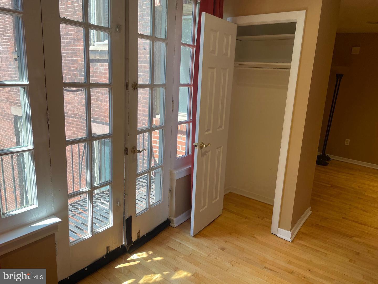 FAIRMOUNT - Residential Lease