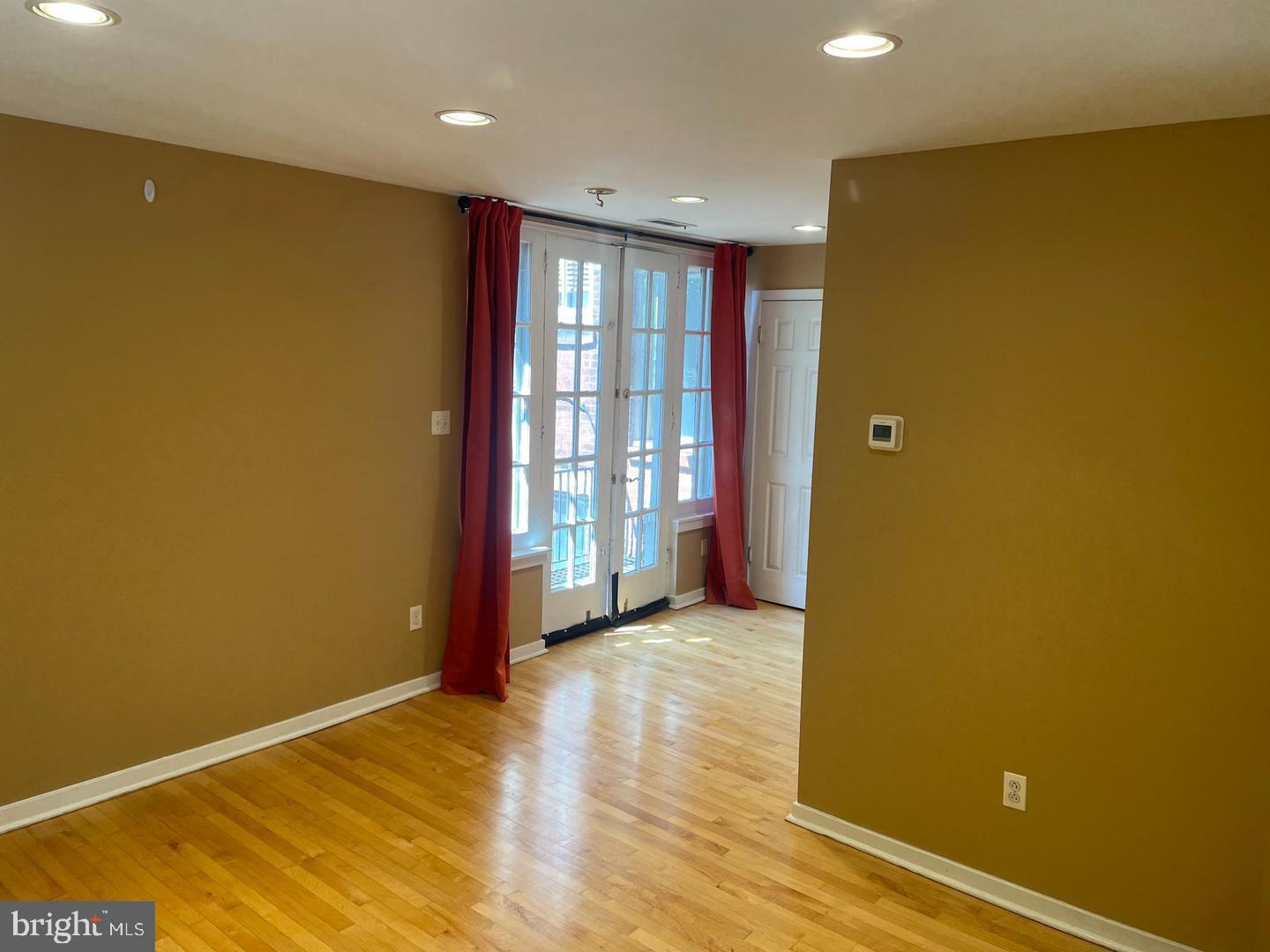 FAIRMOUNT - Residential Lease