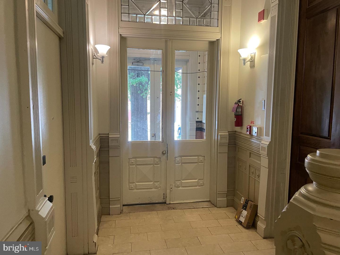 FAIRMOUNT - Residential Lease