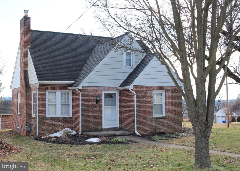 Photo of 1300 Bonneview Road, YORK, PA 17406 (MLS # PAYK2098626)