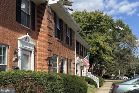 143 N DUKE DRIVE STERLING VA 20164