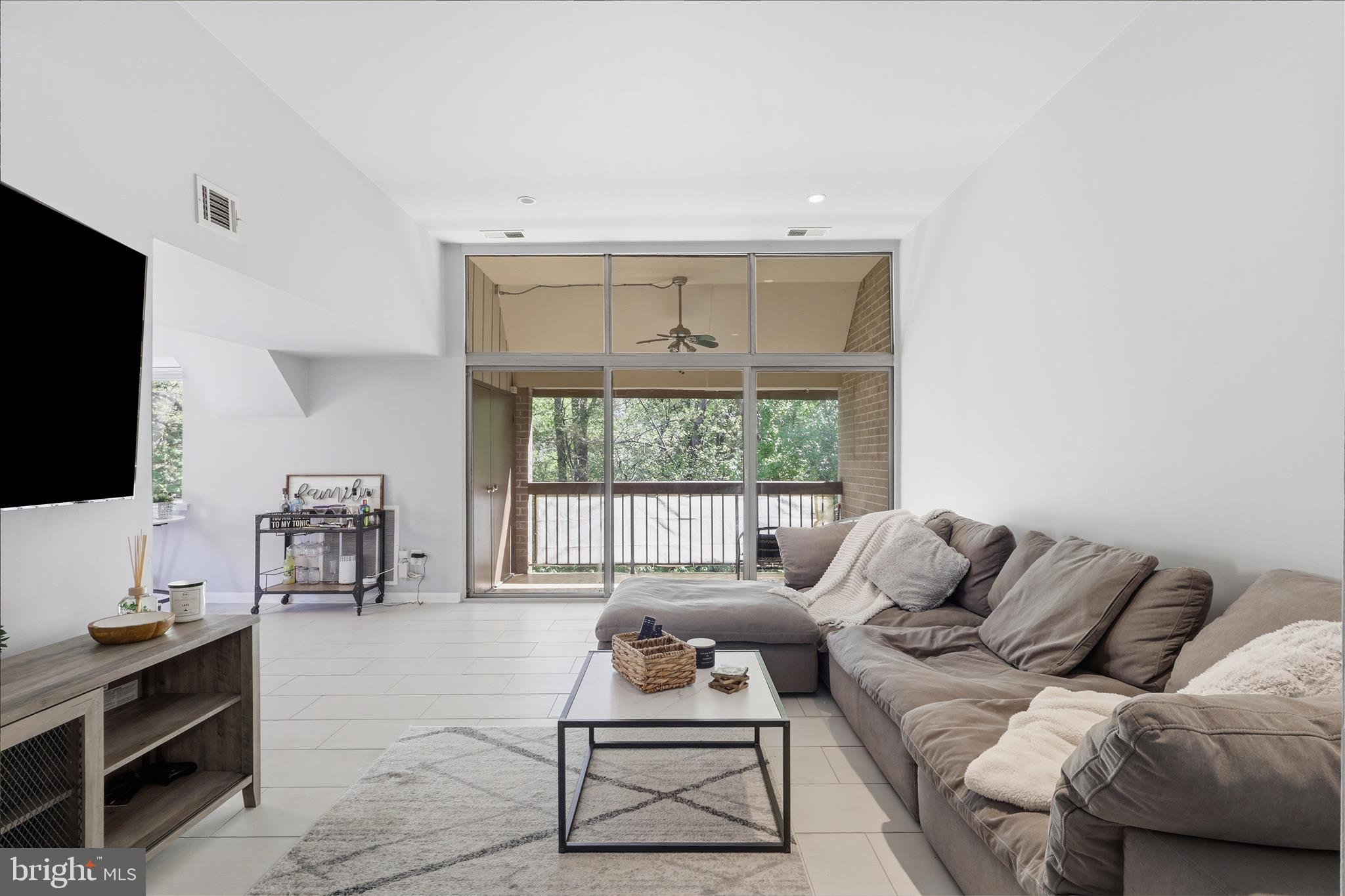 1661 PARKCREST CIRCLE 5A/300