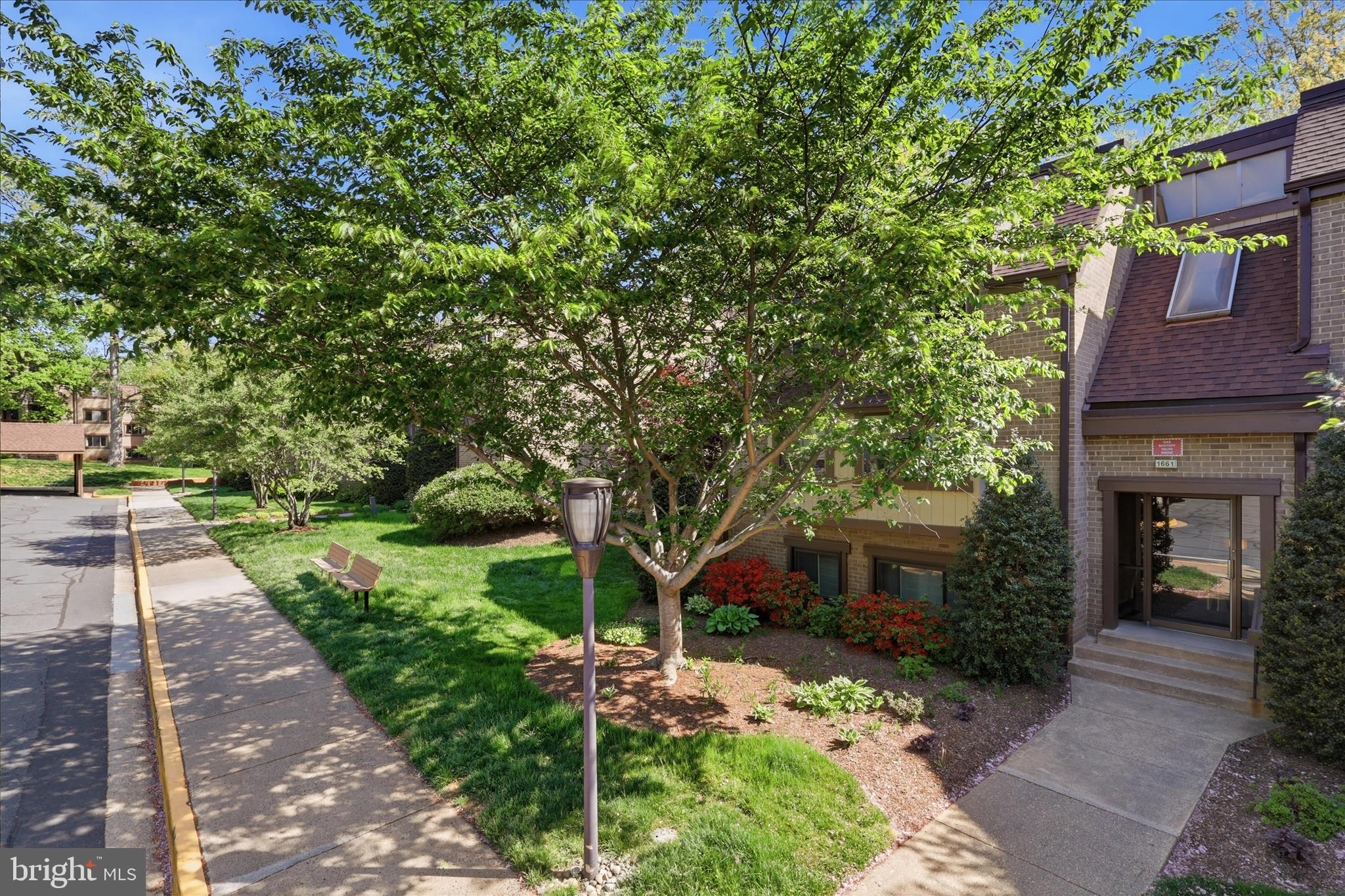 1661 PARKCREST CIRCLE 5A/300