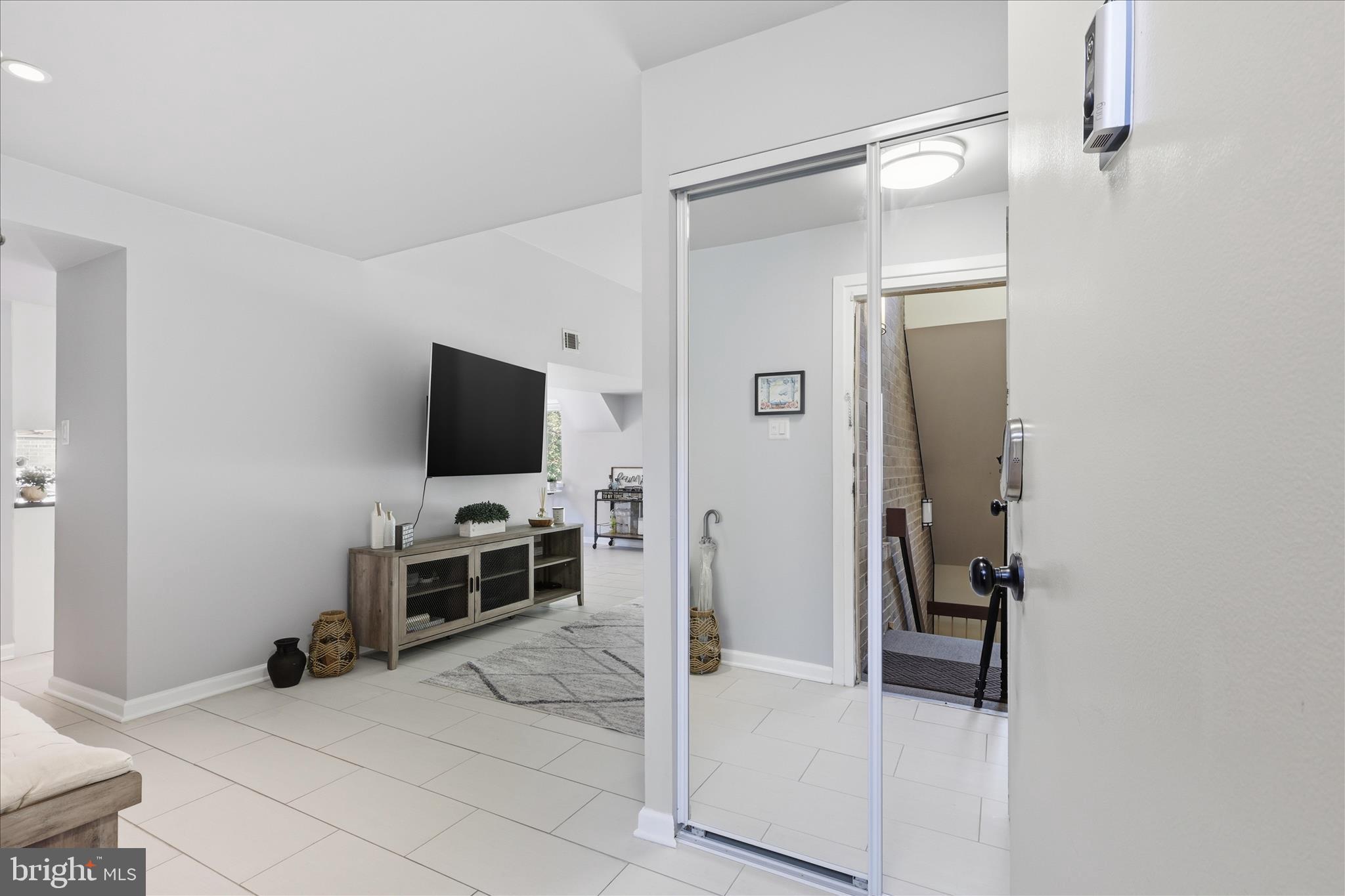 1661 PARKCREST CIRCLE 5A/300