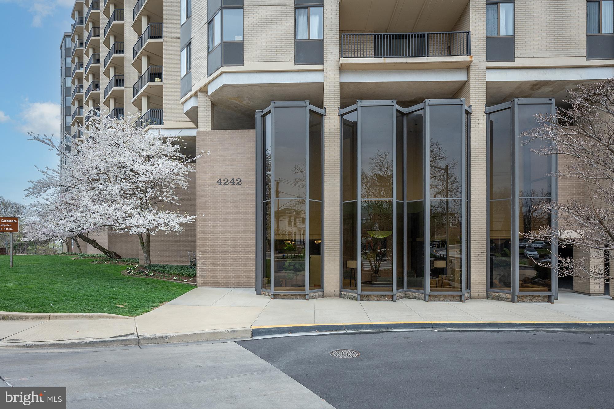 RIVERIA OF CHEVY CHASE - Residential