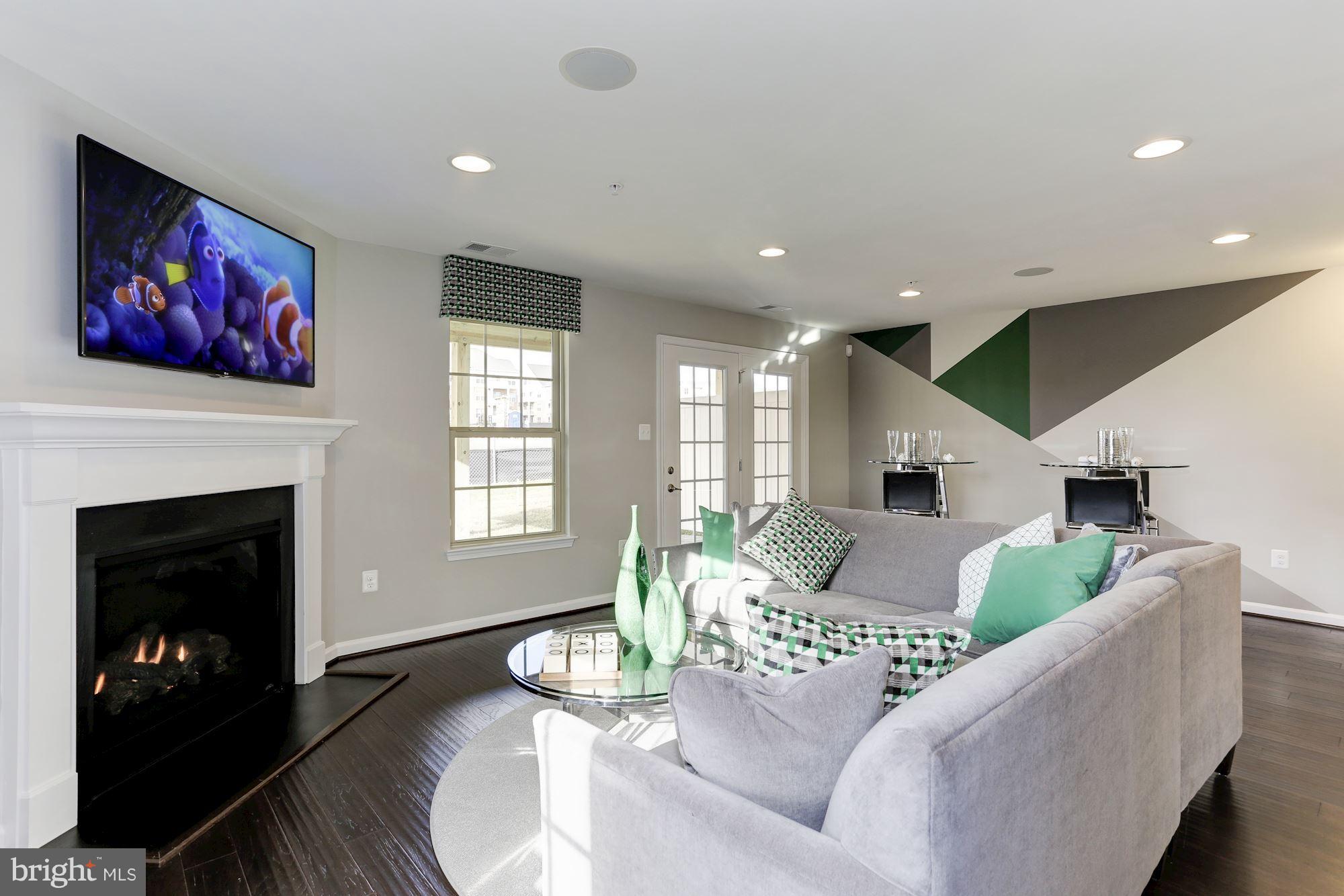 PONDVIEW - Residential