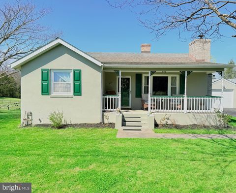 Homes For Sale - 153 Totten Lane<br/> Warren County, FRONT ROYAL, VA 22630