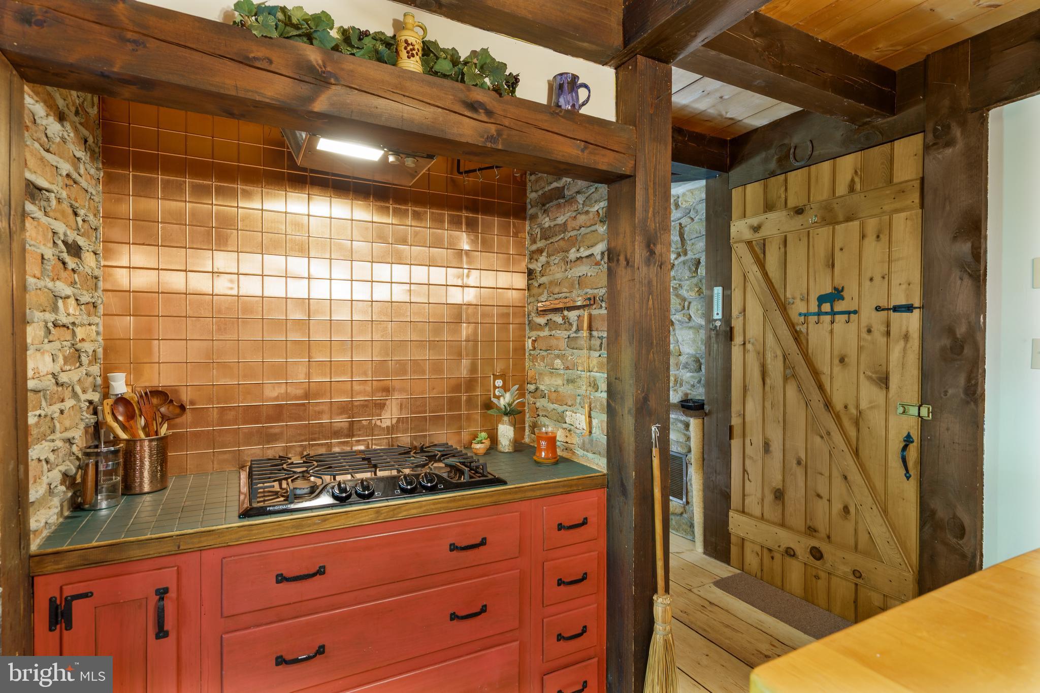 TERRAPIN NECK - Residential