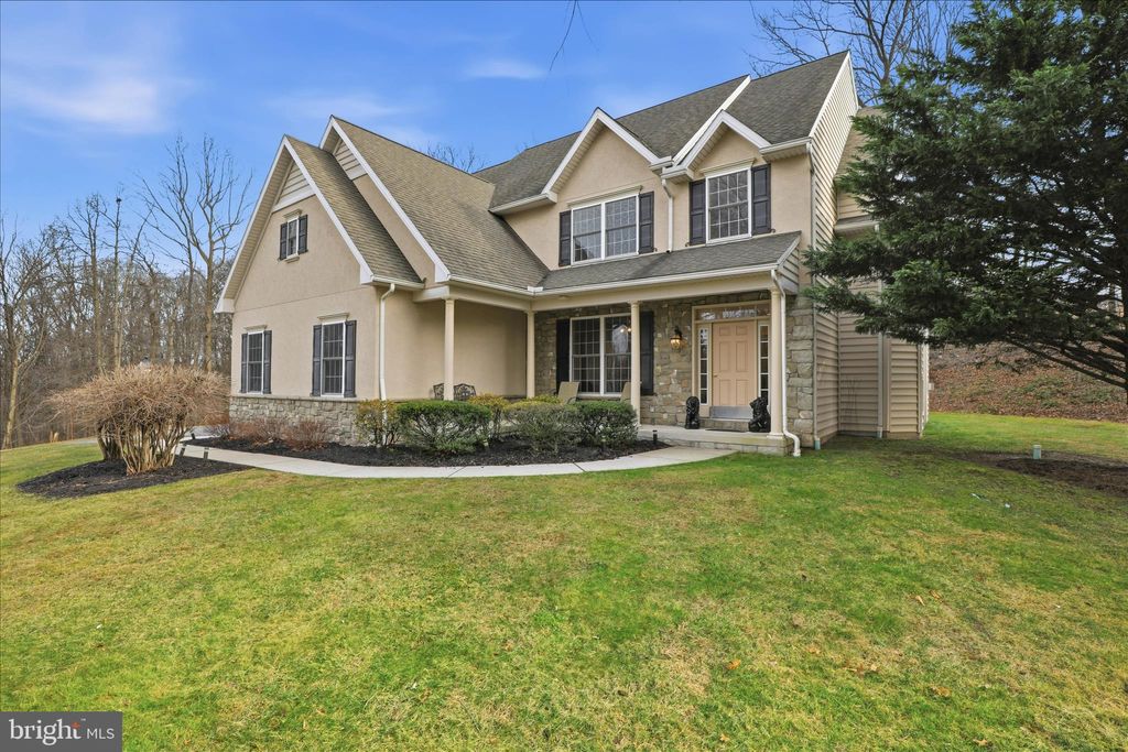 Photo of 204 Iron Valley Drive, LEBANON, PA 17042 (MLS # PALN2024340)