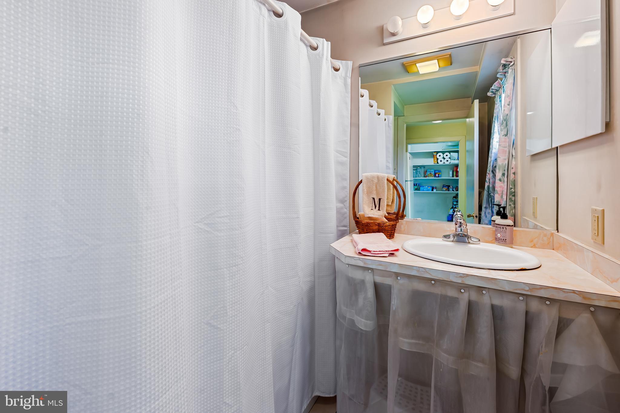 ROLAND PARK - Residential