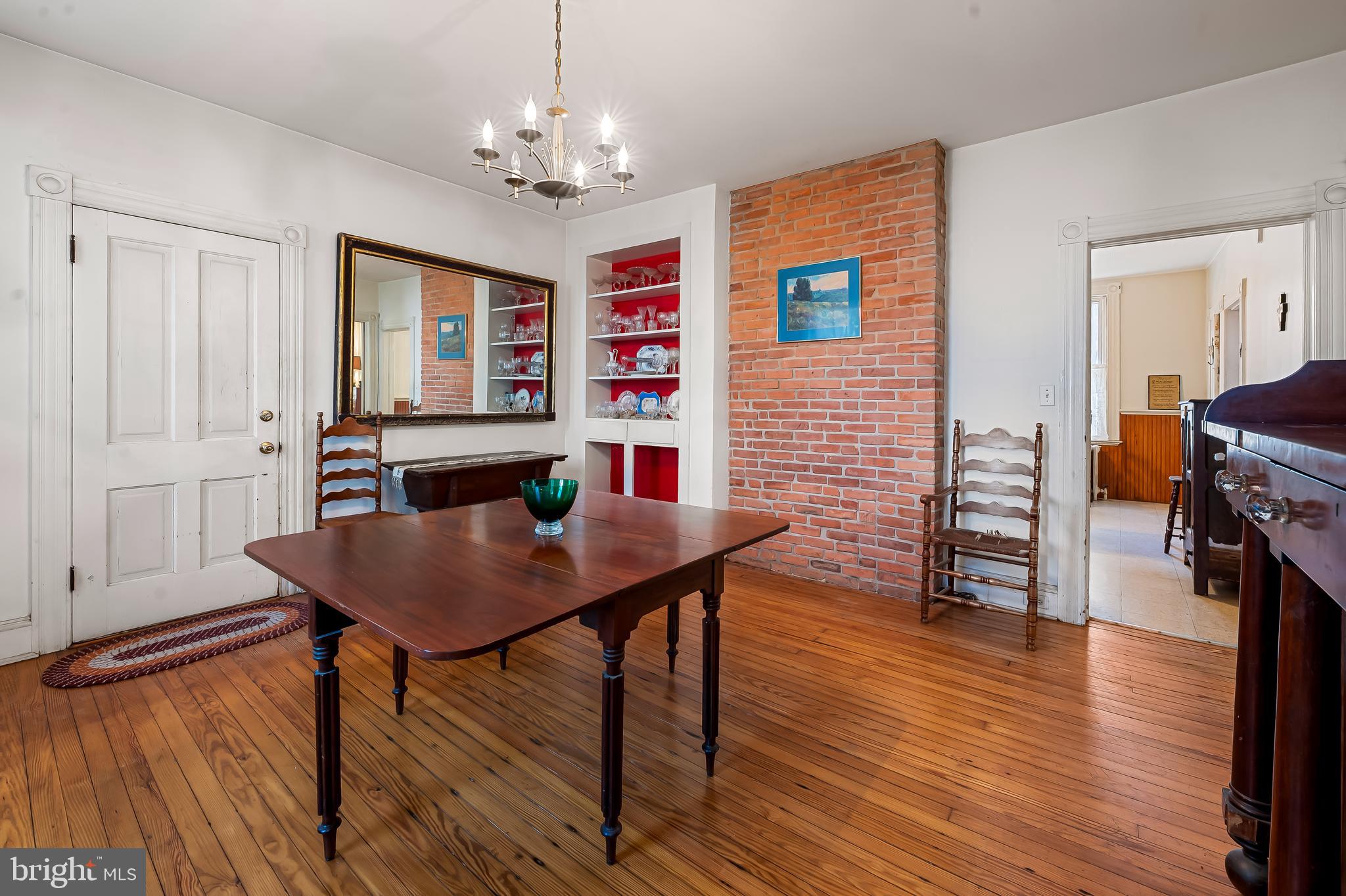 ROLAND PARK - Residential